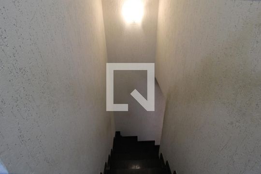Escada de casa de condomínio à venda com 3 quartos, 84m² em Jardim Santa Cruz (campo Grande), São Paulo