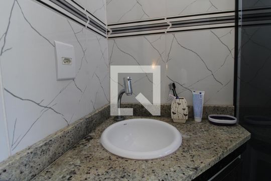Pia banheiro comum de casa de condomínio à venda com 3 quartos, 84m² em Jardim Santa Cruz (campo Grande), São Paulo