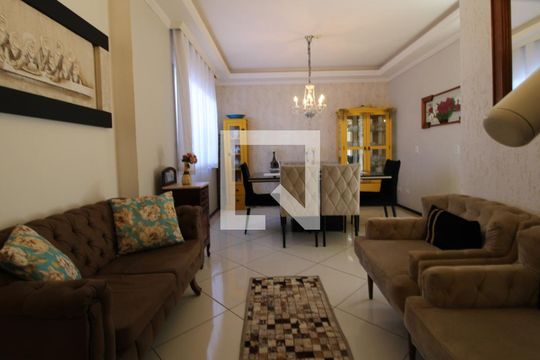 Sala de casa de condomínio à venda com 3 quartos, 84m² em Jardim Santa Cruz (campo Grande), São Paulo