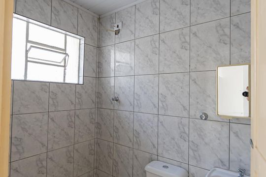 Banheiro 2 de casa para alugar com 2 quartos, 70m² em Jardim Textil, São Paulo