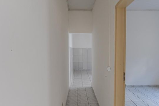 Corredor de casa para alugar com 2 quartos, 70m² em Jardim Textil, São Paulo