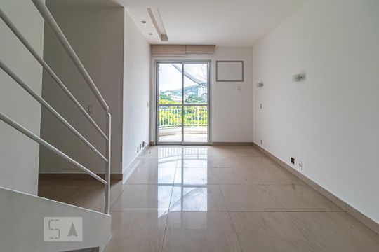 Sala de apartamento para alugar com 3 quartos, 144m² em Tanque, Rio de Janeiro