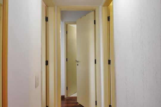 Corredor de apartamento à venda com 2 quartos, 65m² em Super Quadra Morumbi, São Paulo