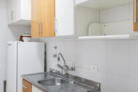 Cozinha de apartamento para alugar com 1 quarto, 46m² em Sumarezinho, São Paulo