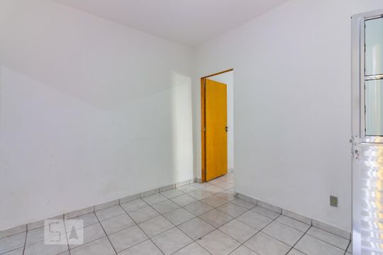 Sala de casa para alugar com 1 quarto, 45m² em Km 18, Osasco