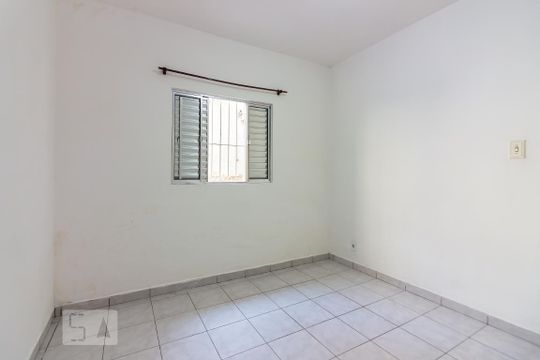 Casa para alugar com 1 quarto, 45m² em Km 18, Osasco