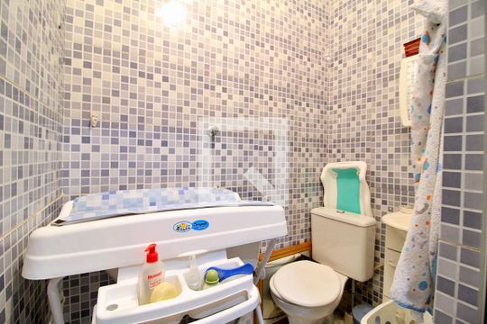 Banheiro da Suíte de casa para alugar com 3 quartos, 130m² em Jardim Nevada, Santo André
