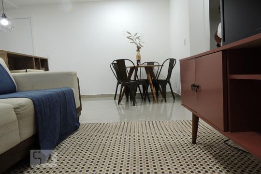 Sala de apartamento para alugar com 2 quartos, 48m² em Anil, Rio de Janeiro