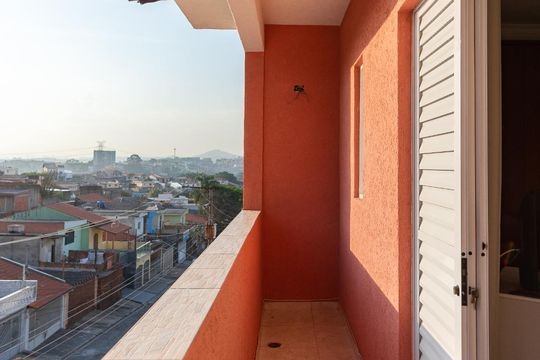 Sacada Quarto 1 de casa para alugar com 4 quartos, 220m² em Jardim Marisa, São Paulo