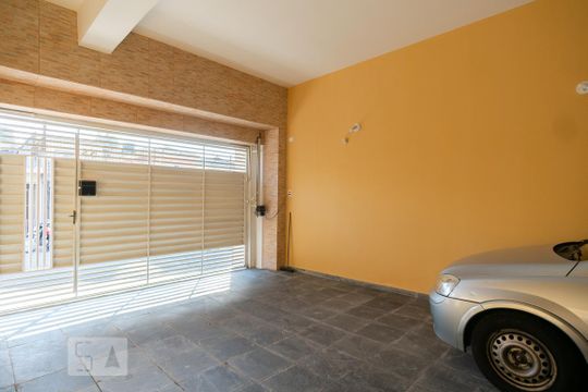 Garagem de casa para alugar com 4 quartos, 220m² em Jardim Marisa, São Paulo