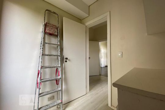 Quarto de Serviço 2 de apartamento para alugar com 4 quartos, 393m² em Vila Suzana, São Paulo