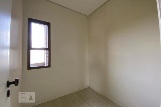 Quarto de Serviço 3 de apartamento para alugar com 4 quartos, 393m² em Vila Suzana, São Paulo