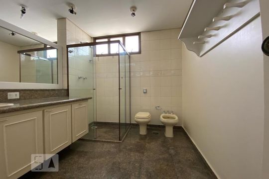 Banheiro 1 da Suíte 1 de apartamento para alugar com 4 quartos, 393m² em Vila Suzana, São Paulo