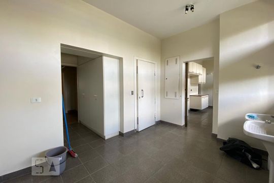 Área de Serviço de apartamento para alugar com 4 quartos, 393m² em Vila Suzana, São Paulo