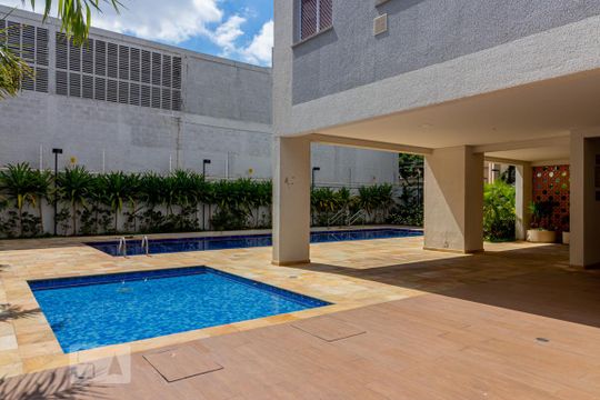 Piscina de apartamento para alugar com 2 quartos, 37m² em Cambuci, São Paulo