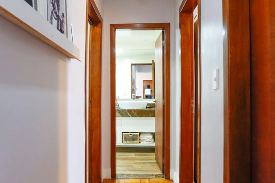 Corredor de apartamento à venda com 3 quartos, 120m² em Bela Vista, São Paulo