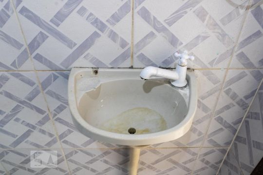 Banheiro - Torneira de casa para alugar com 2 quartos, 50m² em Campo Grande, Rio de Janeiro