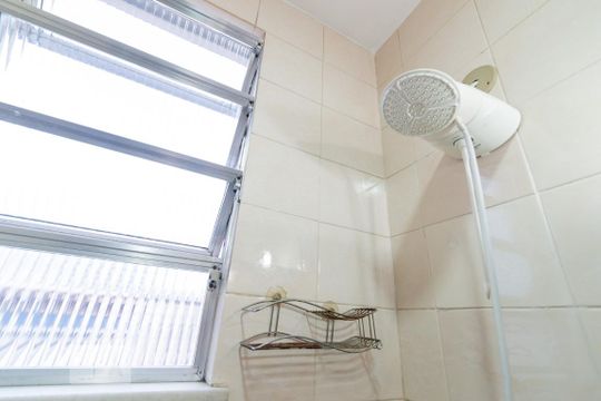 Banheiro de apartamento à venda com 1 quarto, 40m² em Maracanã, Rio de Janeiro