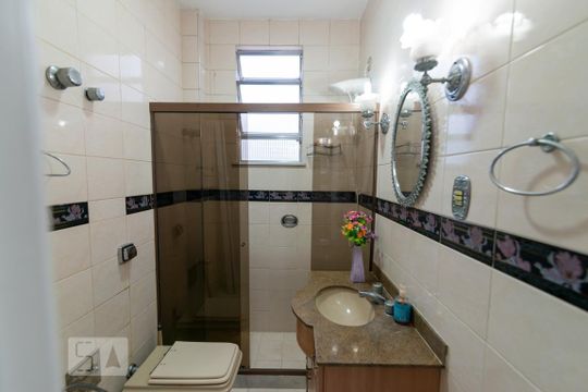 Banheiro de apartamento à venda com 1 quarto, 40m² em Maracanã, Rio de Janeiro
