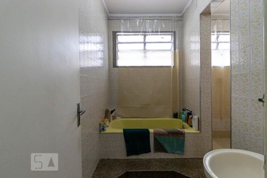 Banheiro de casa à venda com 3 quartos, 113m² em Itaim Bibi, São Paulo