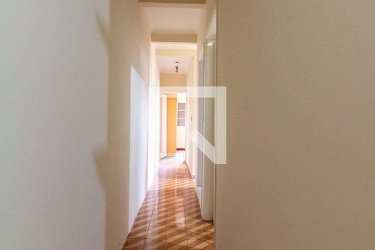 Corredor de casa à venda com 3 quartos, 120m² em Itaquera, São Paulo