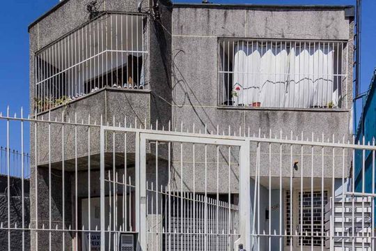 Fachada de kitnet/studio à venda com 1 quarto, 40m² em Medianeira, Porto Alegre