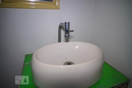 Banheiro de apartamento para alugar com 2 quartos, 80m² em Passo D’areia, Porto Alegre