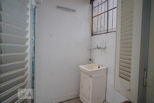 Quarto 1- Vista de apartamento para alugar com 2 quartos, 80m² em Passo D’areia, Porto Alegre