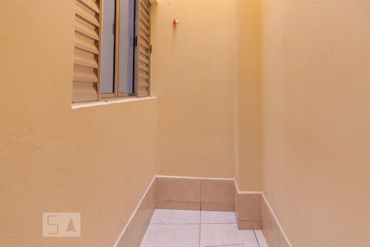 Área de serviço de casa para alugar com 1 quarto, 33m² em Vila Lageado, São Paulo
