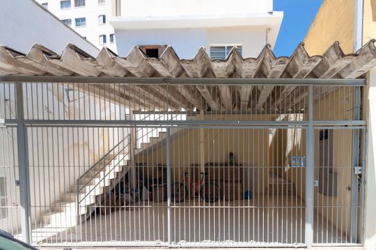 Fachada de casa para alugar com 1 quarto, 33m² em Vila Lageado, São Paulo