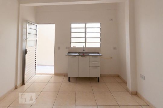 Casa para alugar com 1 quarto, 33m² em Vila Lageado, São Paulo