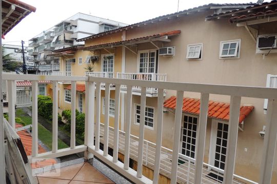 Varanda de casa para alugar com 2 quartos, 88m² em Pechincha, Rio de Janeiro