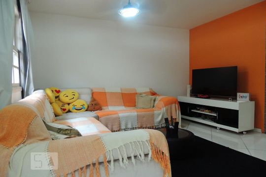 Sala de casa para alugar com 2 quartos, 88m² em Pechincha, Rio de Janeiro