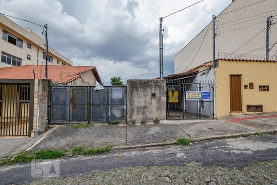 Fachada de casa à venda com 2 quartos, 400m² em Nova Suíça, Belo Horizonte