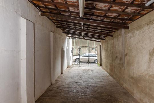 Garagem de casa à venda com 2 quartos, 400m² em Nova Suíça, Belo Horizonte