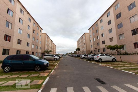 Estacionamento de apartamento para alugar com 2 quartos, 40m² em Jardim Petrópolis, Cotia