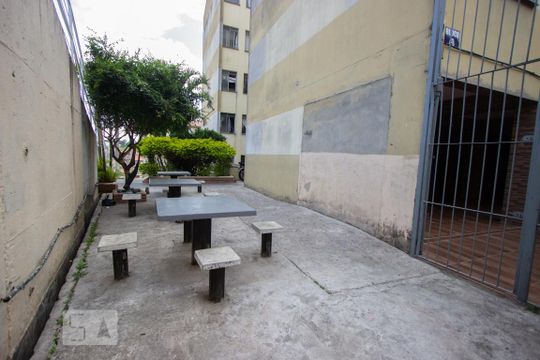 Área comum  de apartamento para alugar com 2 quartos, 44m² em Jardim Maria Beatriz, Carapicuíba