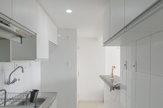 Cozinha de apartamento para alugar com 2 quartos, 46m² em Luís Anselmo, Salvador