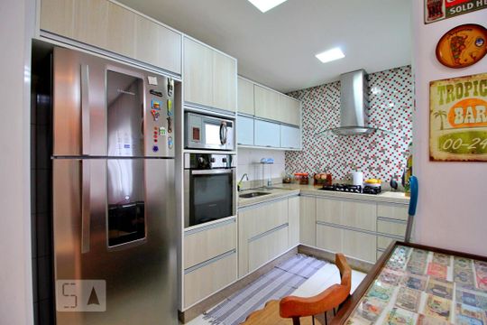 Cozinha de apartamento à venda com 2 quartos, 108m² em Vila Curuçá, Santo André