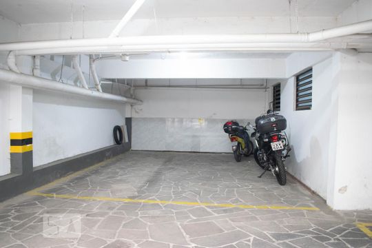 Garagem de apartamento à venda com 3 quartos, 173m² em Menino Deus, Porto Alegre