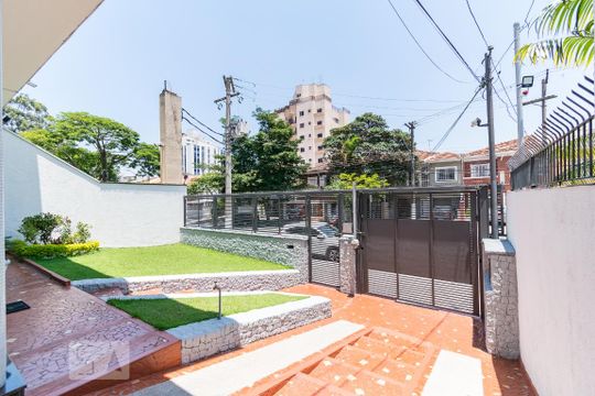 Garagem de casa à venda com 4 quartos, 260m² em Mirandópolis, São Paulo