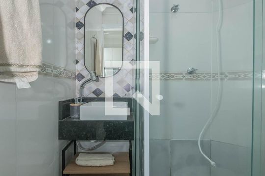 Banheiro de kitnet/studio para alugar com 1 quarto, 22m² em Jabaquara, São Paulo