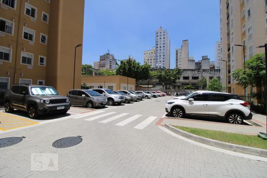 Área comum - garagem de apartamento para alugar com 2 quartos, 42m² em Bom Retiro, São Paulo