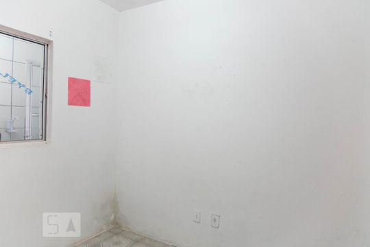 Quarto 1 de casa para alugar com 2 quartos, 55m² em Vila Carmosina, São Paulo