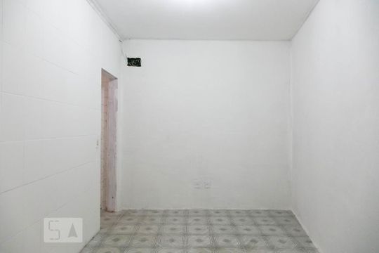 Sala de casa para alugar com 2 quartos, 55m² em Vila Carmosina, São Paulo