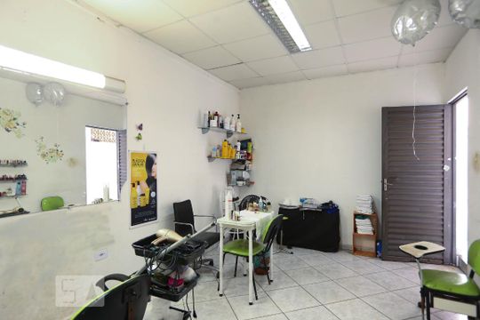 Garagem de casa à venda com 2 quartos, 125m² em Vila Jacuí, São Paulo