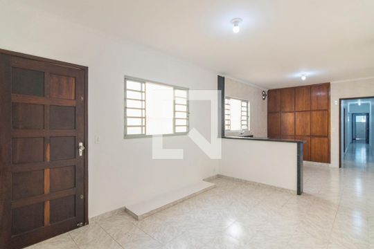 Sala 2 de casa para alugar com 3 quartos, 204m² em Vila Curuçá, Santo André