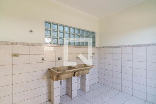 Área de Serviço de casa para alugar com 3 quartos, 204m² em Vila Curuçá, Santo André