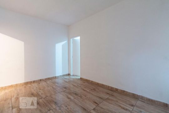 Sala de casa para alugar com 6 quartos, 300m² em Itaquera, São Paulo