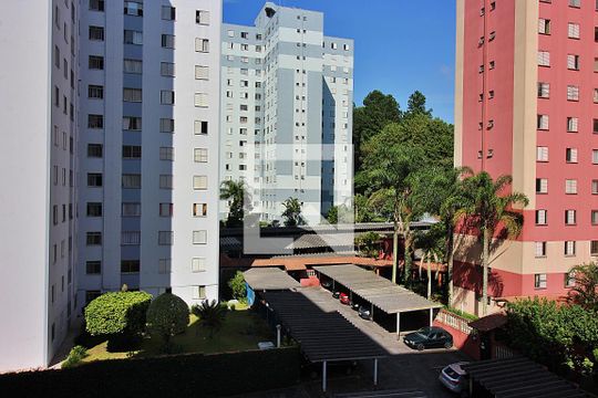 Sala Vista  de apartamento para alugar com 2 quartos, 55m² em Santa Terezinha, São Bernardo do Campo